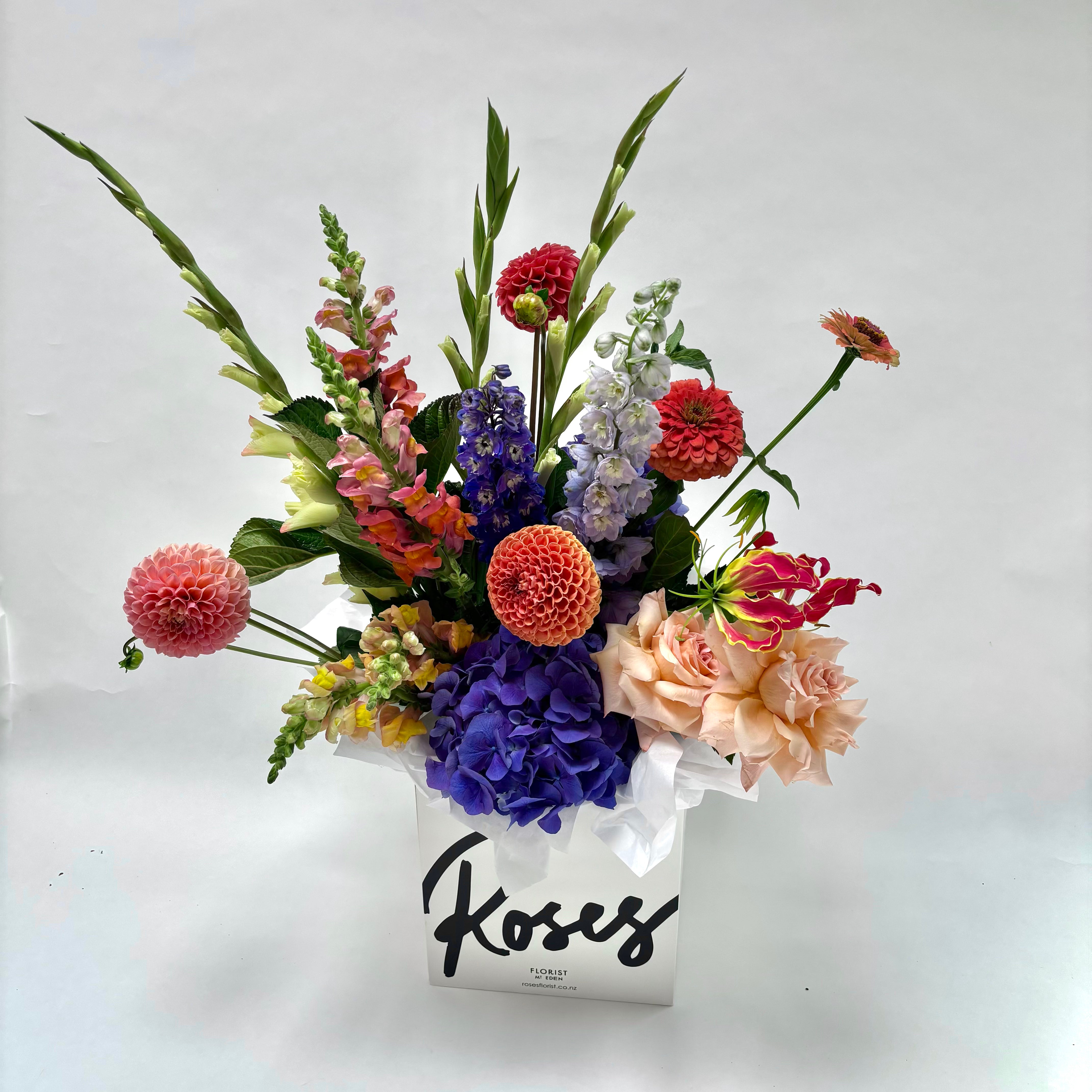 FLORIST'S CHOICE - LOVE SO BOLD